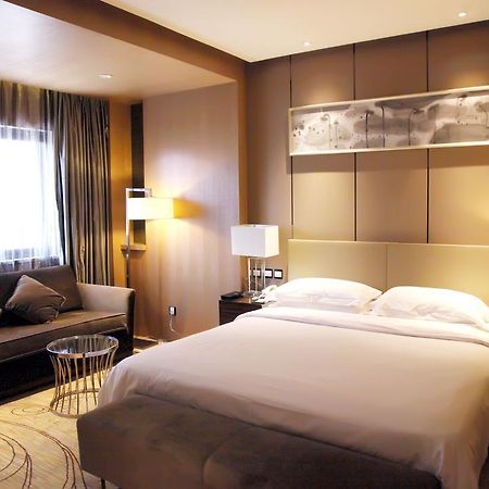 Ramada By Wyndham Xian Bell Tower Hotel Bagian luar foto
