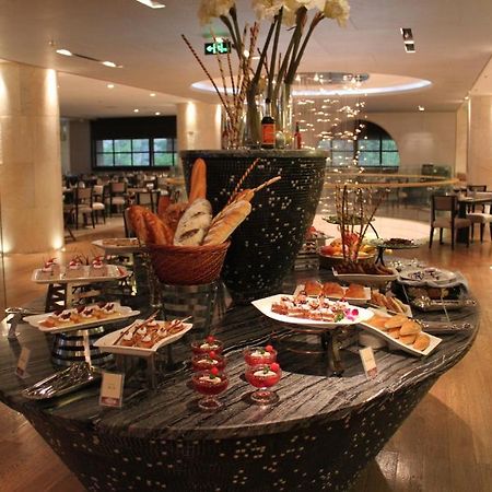 Ramada By Wyndham Xian Bell Tower Hotel Bagian luar foto