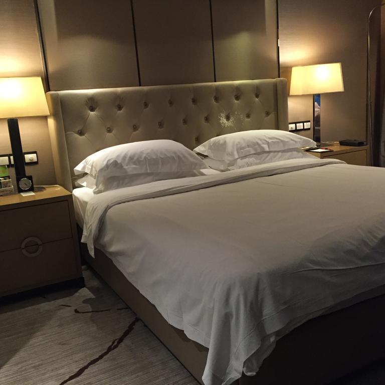 Ramada By Wyndham Xian Bell Tower Hotel Bagian luar foto