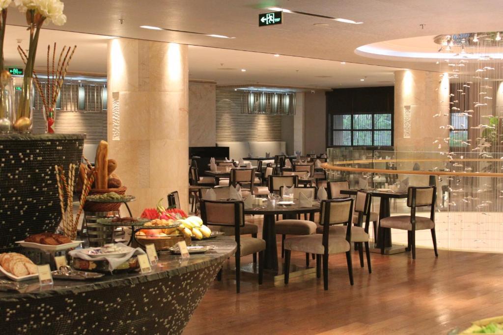 Ramada By Wyndham Xian Bell Tower Hotel Bagian luar foto