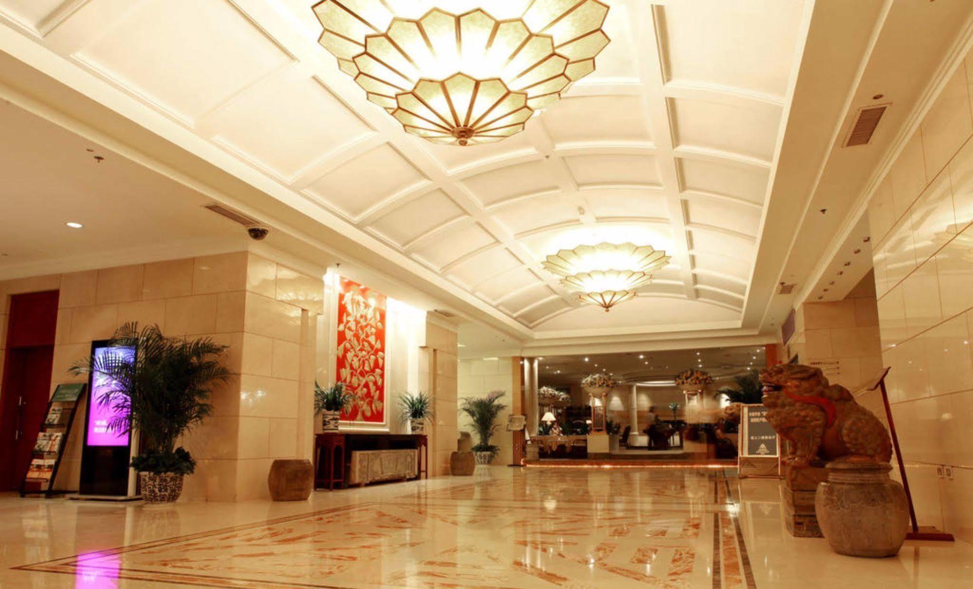 Ramada By Wyndham Xian Bell Tower Hotel Bagian luar foto