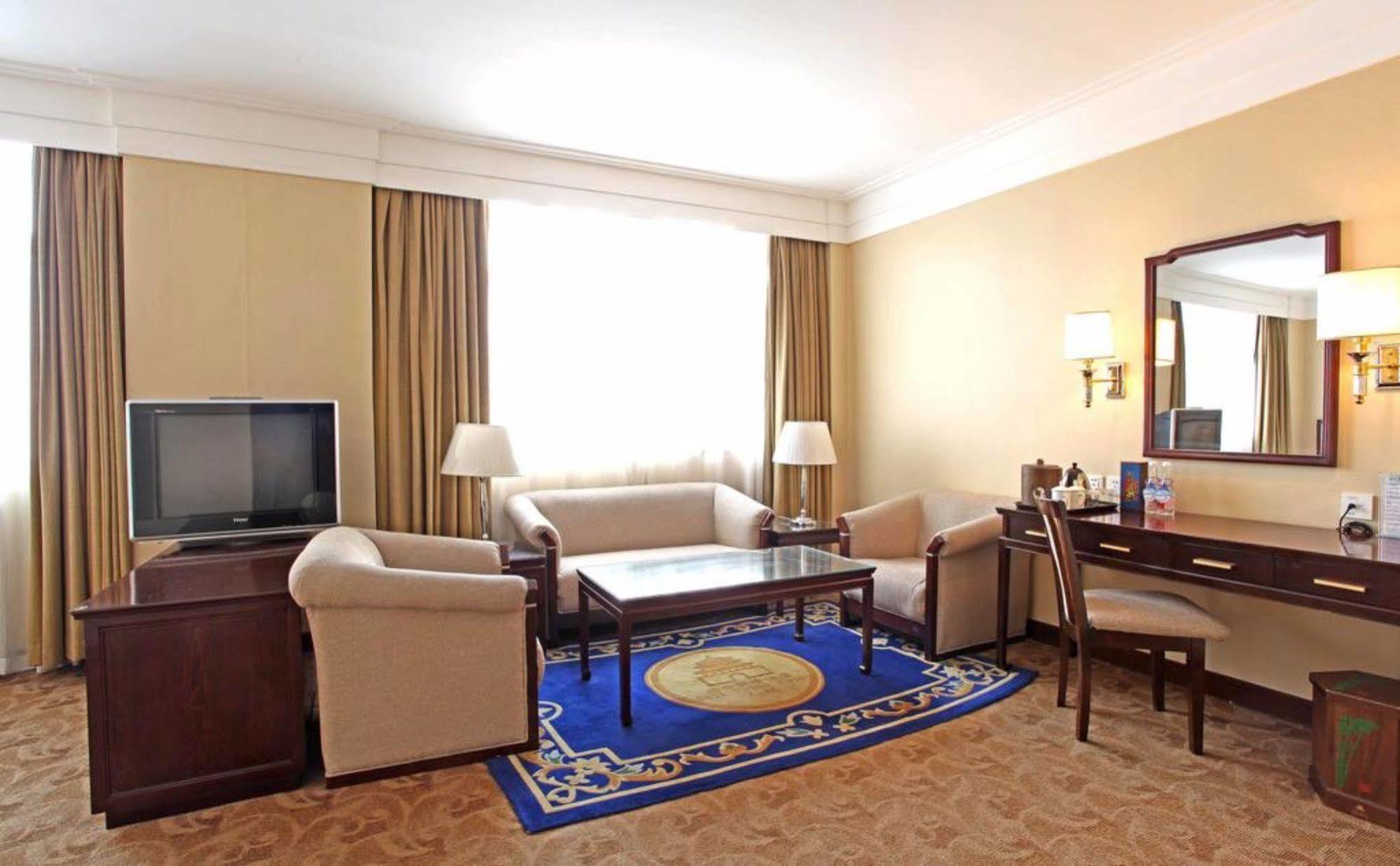 Ramada By Wyndham Xian Bell Tower Hotel Bagian luar foto