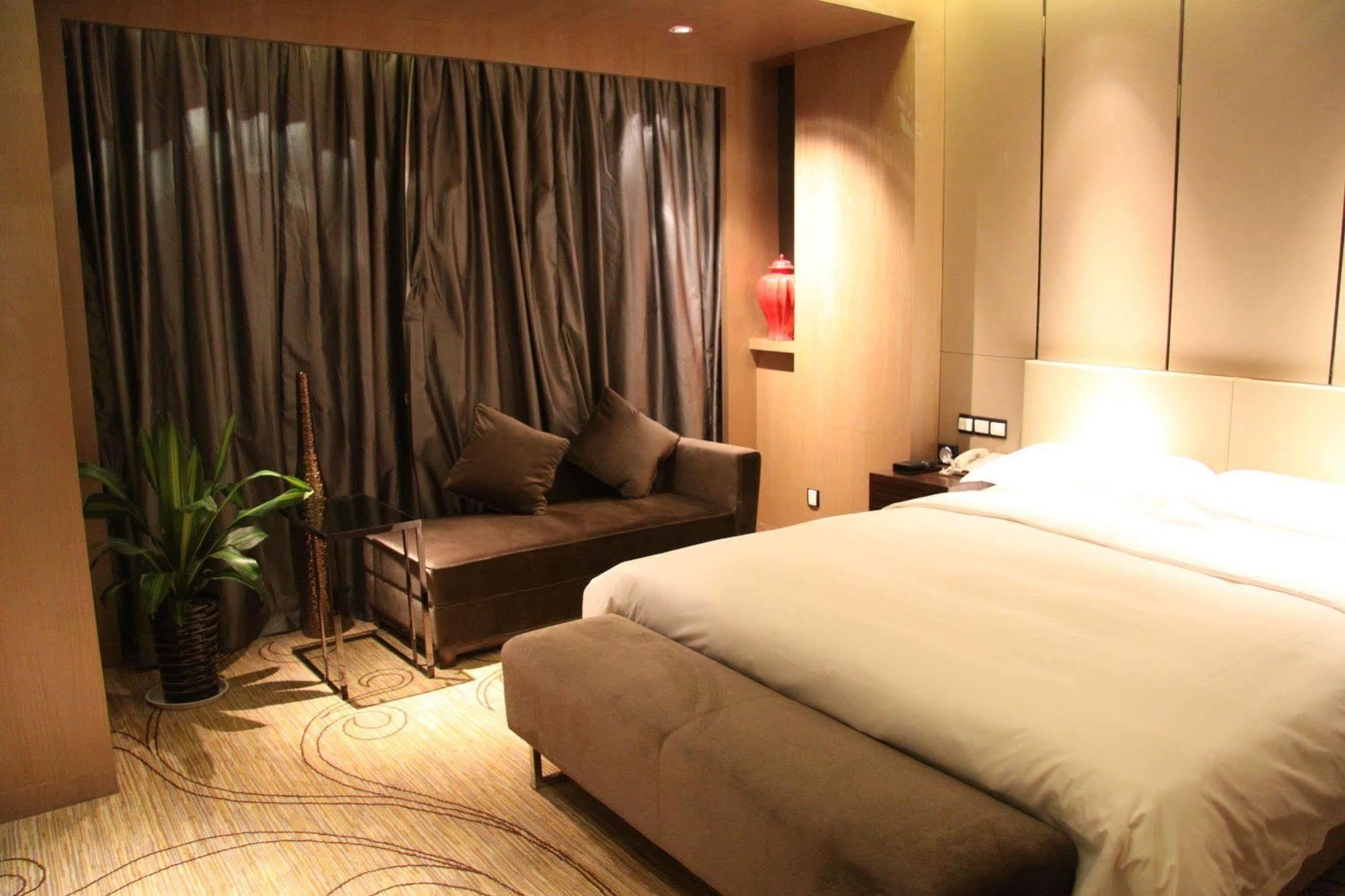 Ramada By Wyndham Xian Bell Tower Hotel Bagian luar foto